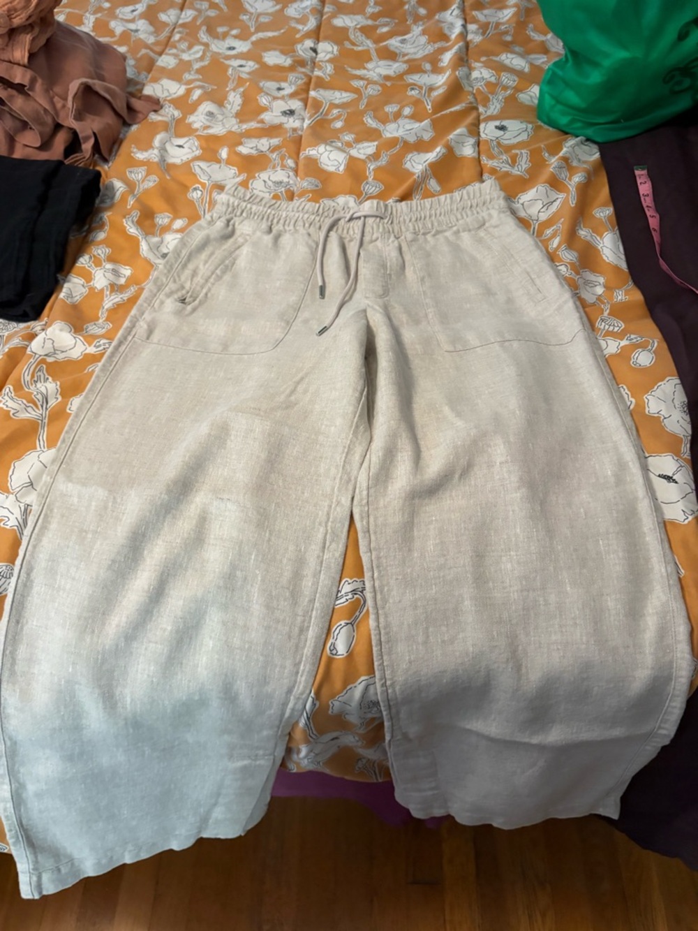 Athleta Neutral Beige Elastic Waist Pull-On Pants